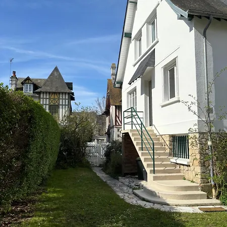 Holiday home Maison L'ancre Bleue *